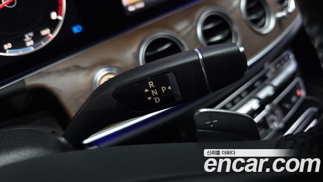 Mercedes-Benz E-Class 2018 — Фото 9/20