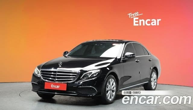 Mercedes-Benz E-Class 2018 — Фото 1/20