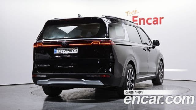 Kia Carnival 2020 — ფოტო 2/20