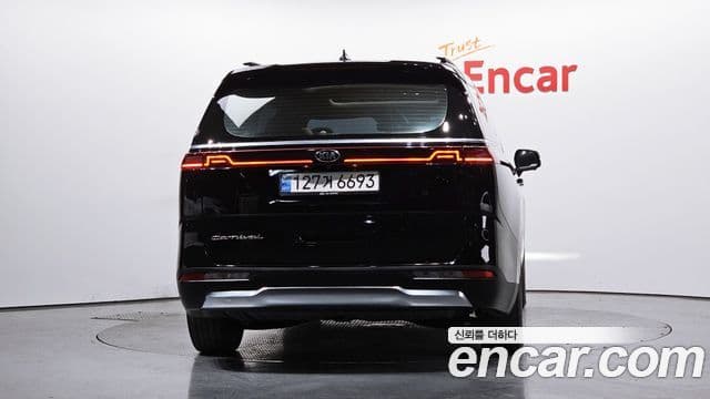 Kia Carnival 2020 — фото 4 из 20