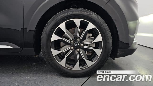 Kia Carnival 2020 — фото 5 из 20