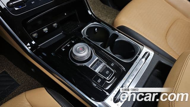 Kia Carnival 2020 — фото 9 из 20