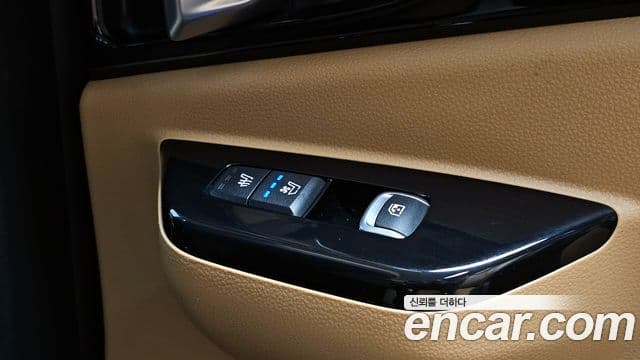 Kia Carnival 2020 — фото 17 из 20