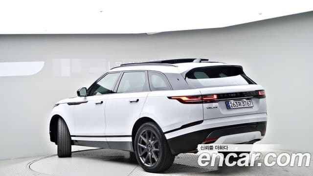 Land Rover Range Rover Velar 2024 — Photo 15/20