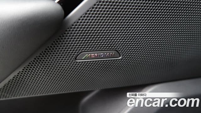 Land Rover Range Rover Velar 2024 — Photo 3/20