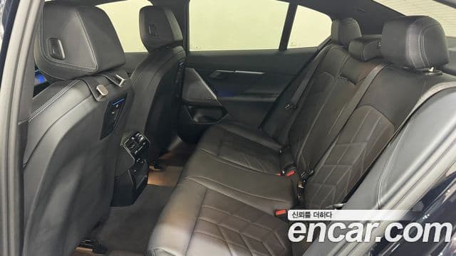 BMW 5 Series 2024 — ფოტო 13/20
