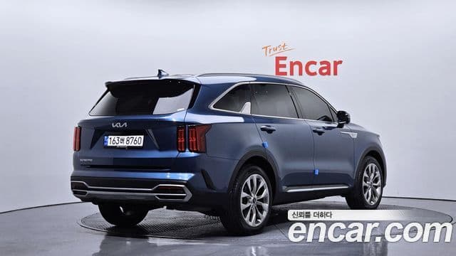 Kia Sorento 2023 — ფოტო 2/20