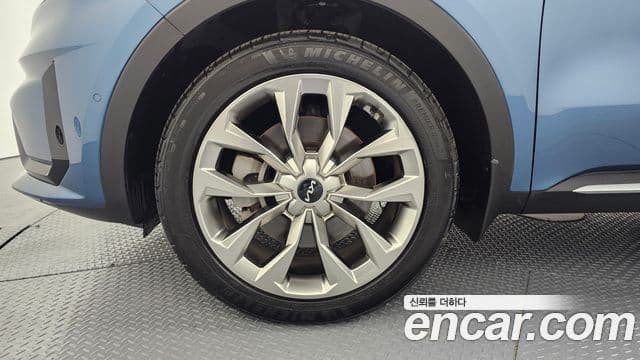 Kia Sorento 2023 — ფოტო 5/20