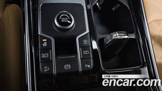 Kia Sorento 2023 — ფოტო 17/20