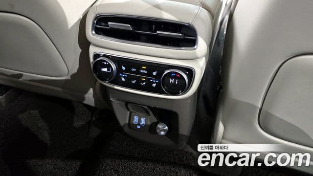 Genesis GV80 2020 — ფოტო 19/20
