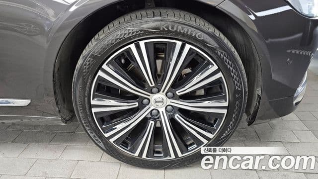 Volvo S90 2021 — Photo 19/20