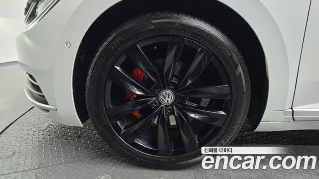 Volkswagen Arteon 2019 — ფოტო 5/20