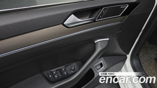 Volkswagen Arteon 2019 — ფოტო 17/20