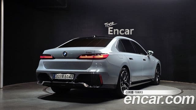 BMW 7 Series 2023 — ფოტო 2/20