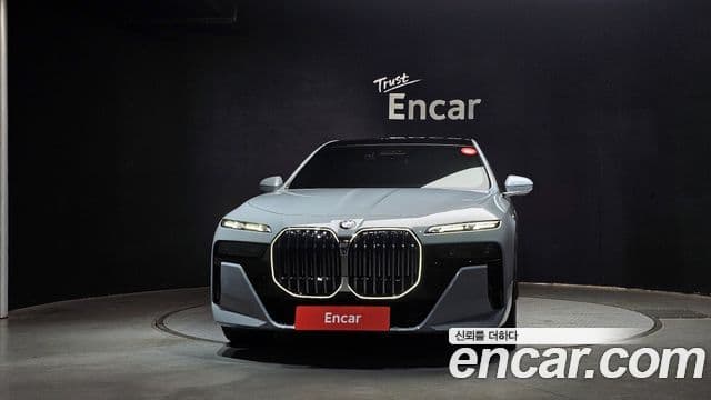 BMW 7 Series 2023 — ფოტო 3/20