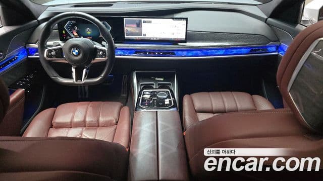 BMW 7 Series 2023 — ფოტო 7/20