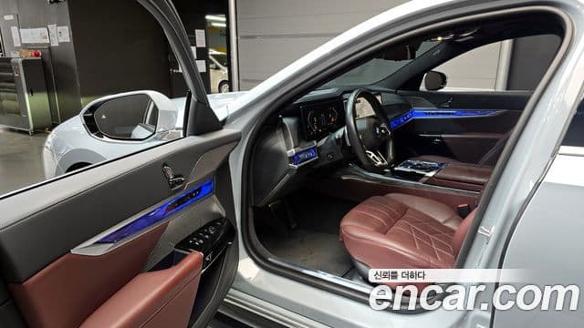 BMW 7 Series 2023 — ფოტო 11/20