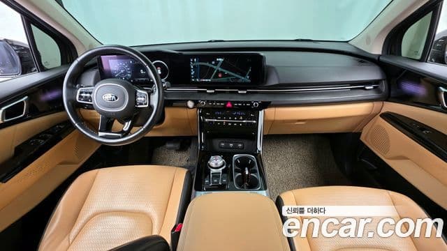 Kia Carnival 2021 — фото 7 из 20