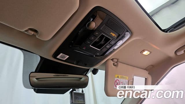 Kia Carnival 2021 — фото 17 из 20