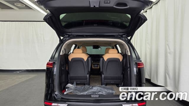 Kia Carnival 2021 — фото 20 из 20