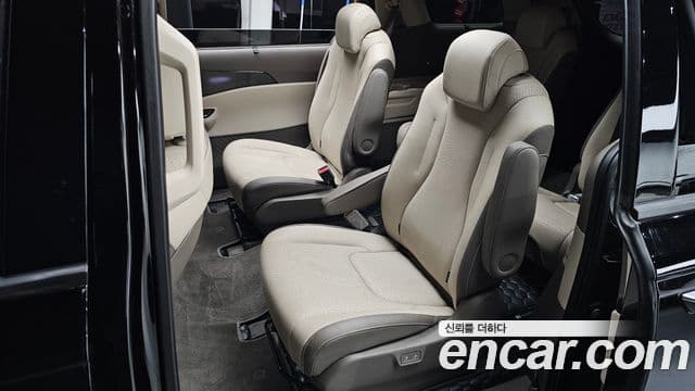 Kia Carnival 2023 — Şəkil 12/20