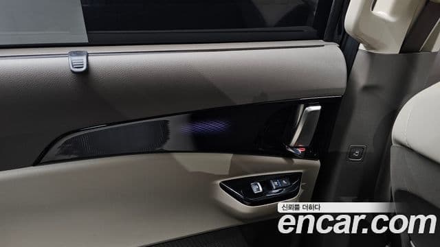Kia Carnival 2023 — Şəkil 19/20