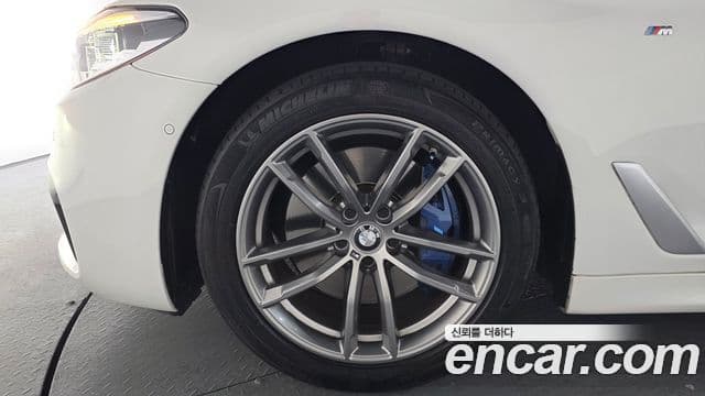 BMW 5 Series 2018 — Şəkil 5/20