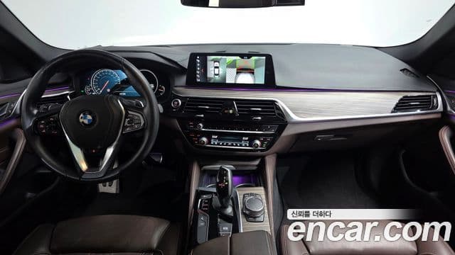 BMW 5 Series 2018 — ფოტო 7/20