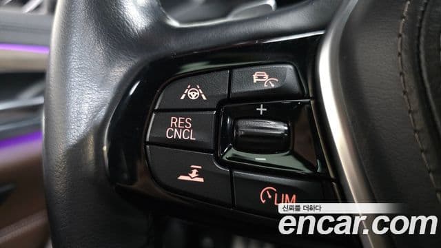 BMW 5 Series 2018 — Şəkil 17/20