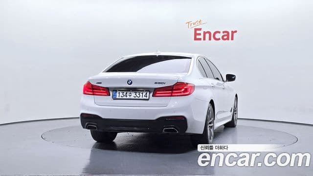 BMW 5 Series 2018 — ფოტო 4/20
