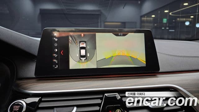BMW 5 Series 2018 — ფოტო 16/20