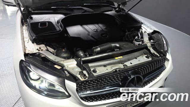 Mercedes-Benz GLC-Class 2018 — Photo 6/20
