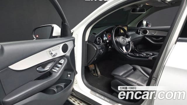 Mercedes-Benz GLC-Class 2018 — Şəkil 10/20