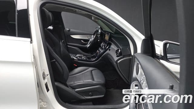 Mercedes-Benz GLC-Class 2018 — Şəkil 11/20