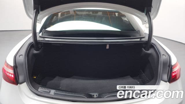Mercedes-Benz E-Class 2023 — ფოტო 20/20