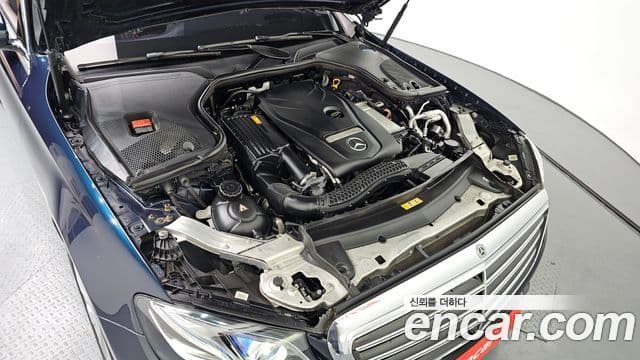 Mercedes-Benz E-Class 2018 — ფოტო 6/20