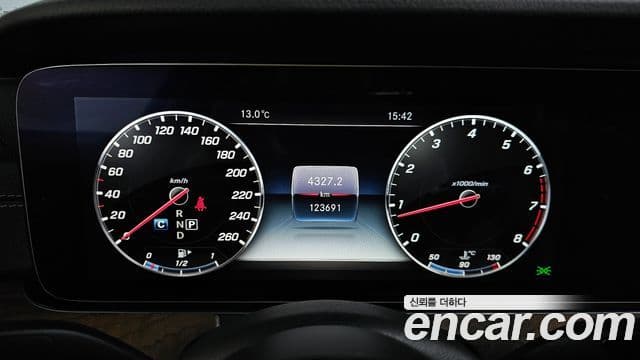 Mercedes-Benz E-Class 2018 — Şəkil 8/20