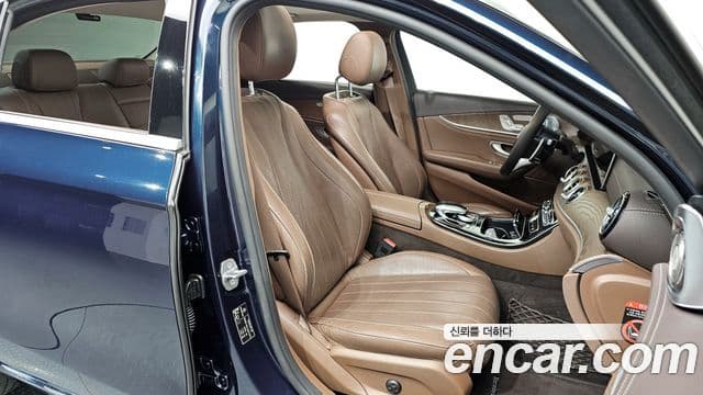 Mercedes-Benz E-Class 2018 — Şəkil 10/20