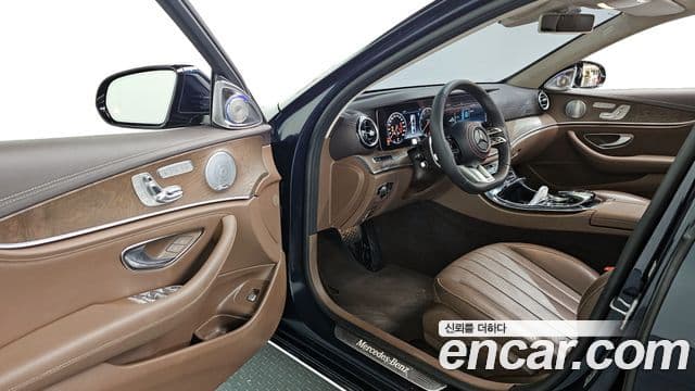Mercedes-Benz E-Class 2018 — ფოტო 11/20