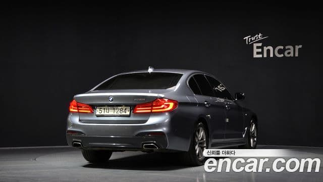 BMW 5 Series 2018 — Фото 2/20