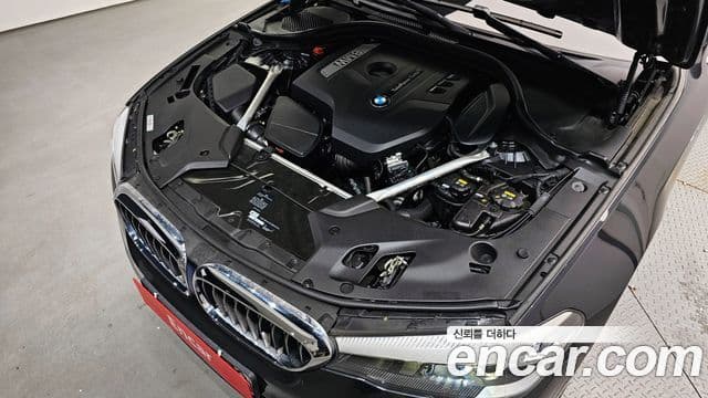 BMW 5 Series 2019 — ფოტო 6/20