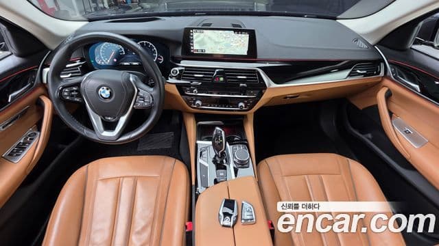 BMW 5 Series 2019 — ფოტო 7/20