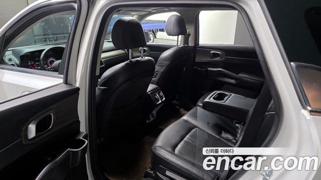 Kia Sorento 2022 — ფოტო 11/20
