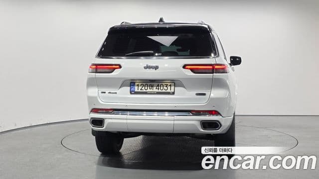 Jeep Grand Cherokee 2022 — ფოტო 13/20