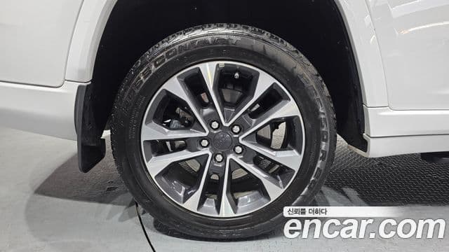 Jeep Grand Cherokee 2022 — ფოტო 11/20