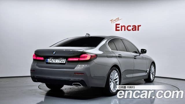 BMW 5 Series 2022 — Şəkil 1/20