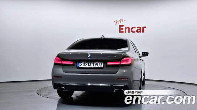 BMW 5 Series 2022 — Şəkil 3/20