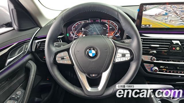 BMW 5 Series 2022 — Şəkil 13/20