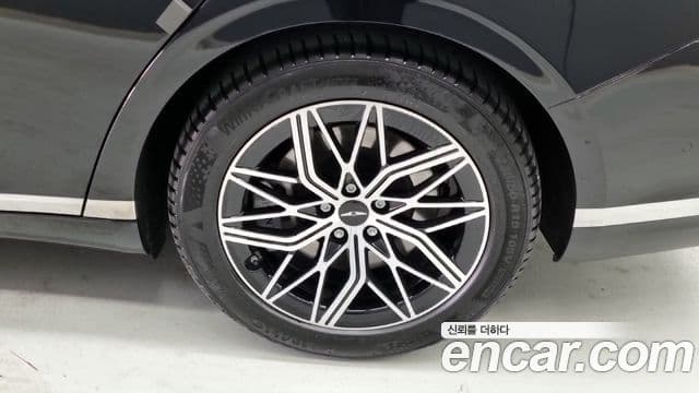 Genesis G90 2022 — Photo 6/18