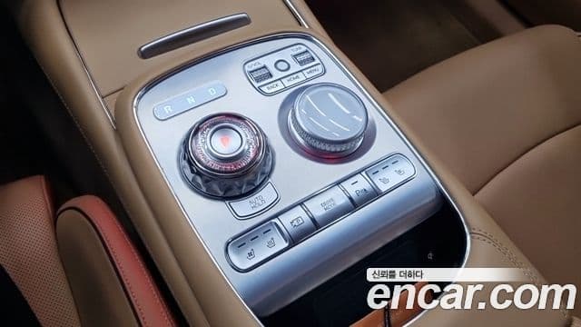 Genesis G90 2022 — Photo 17/18